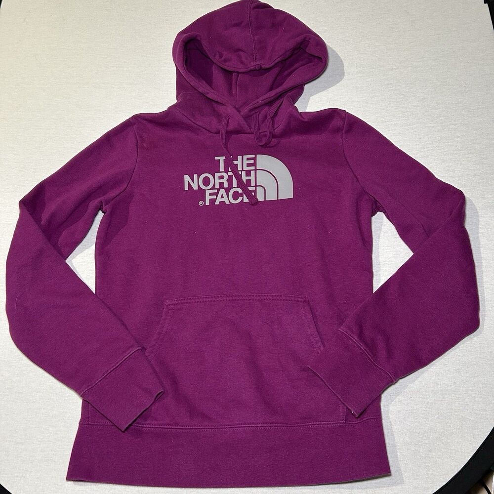 The North Face Half Dome Pullover Hoodie S berry-purple, prominent grey graphic